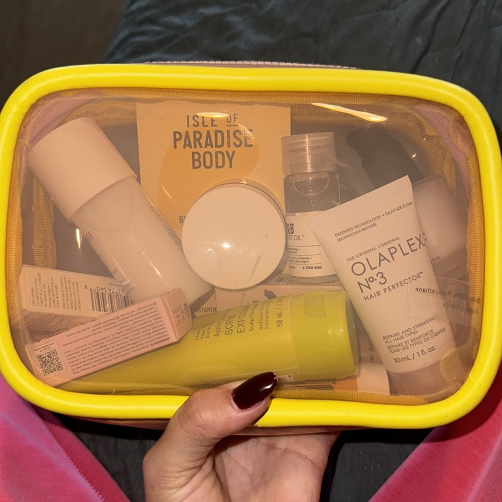Hair & Face Deluxe Travel Kit - Picture 3 of 3